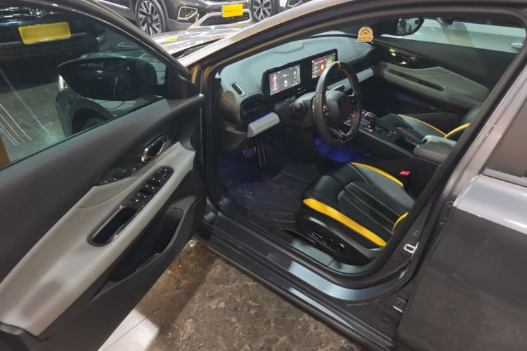 Used GAC Trumpchi EMPOW 2021 270T DCT J16 Version Driver Seat