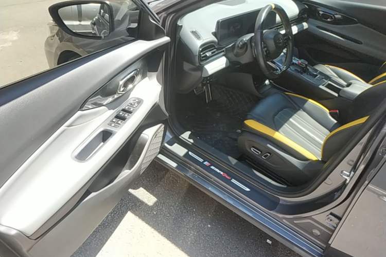 Used GAC Trumpchi EMPOW 2021 270T DCT J15 Version Driver Seat