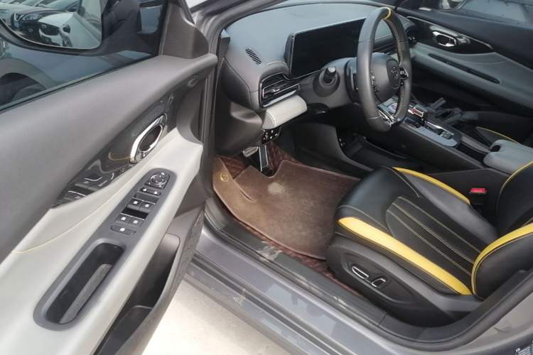 Used GAC Trumpchi EMPOW 2021 270T DCT J15 Version Driver Seat