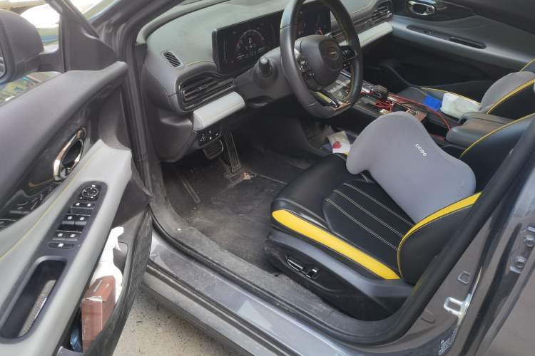 Used GAC Trumpchi EMPOW 2021 270T DCT J15 Version Driver Seat