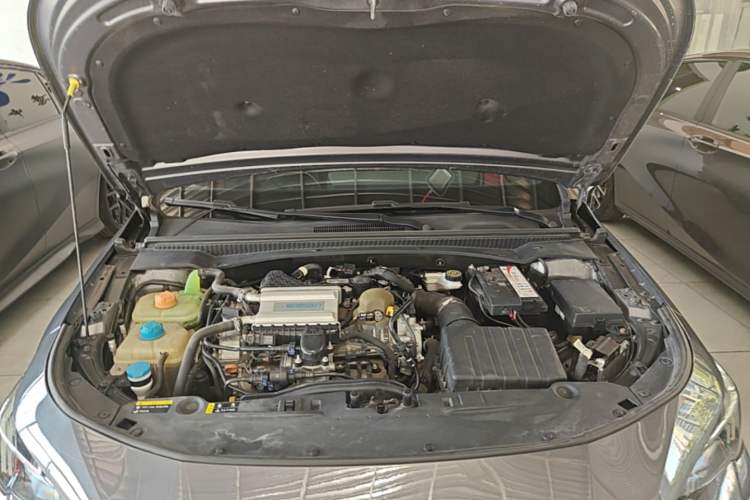 Used GAC Trumpchi EMPOW 2021 270T DCT J16 Version Engine Bay