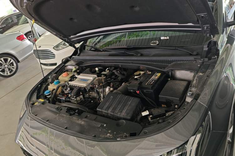 Used GAC Trumpchi EMPOW 2021 270T DCT J10 Flying Man Edition Engine Bay