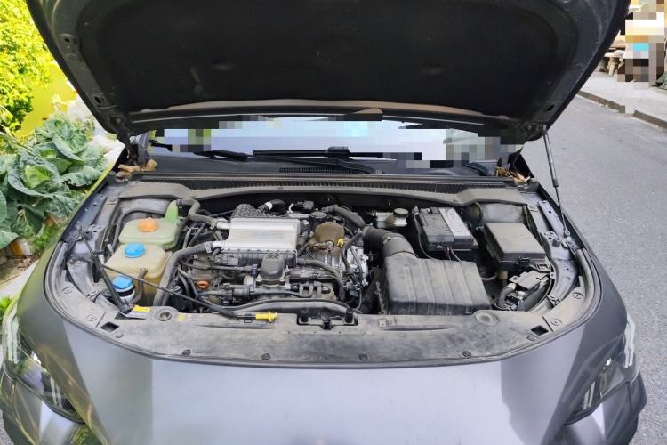 Used GAC Trumpchi EMPOW 2021 270T DCT J15 Version Engine Bay