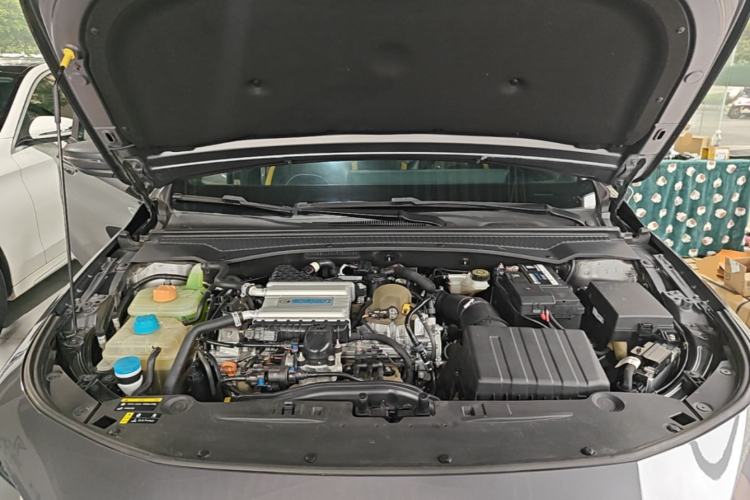Used GAC Trumpchi EMPOW 2021 270T DCT J15 Version Engine Bay