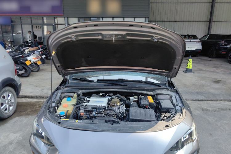 Used GAC Trumpchi EMPOW 2021 270T DCT J16 Version Engine Bay