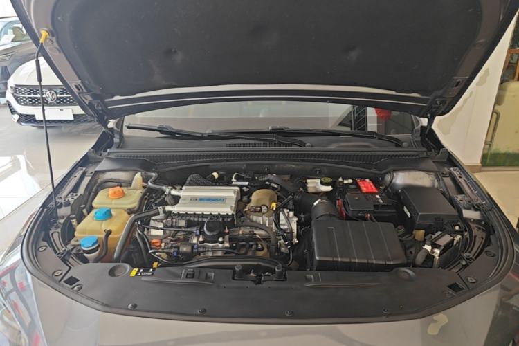 Used GAC Trumpchi EMPOW 2021 270T DCT J15 Version Engine Bay