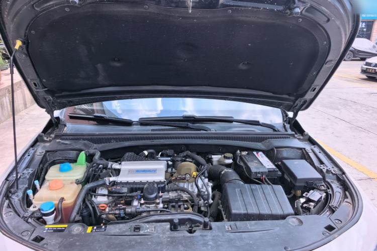 Used GAC Trumpchi EMPOW 2021 270T DCT J16 Version Engine Bay