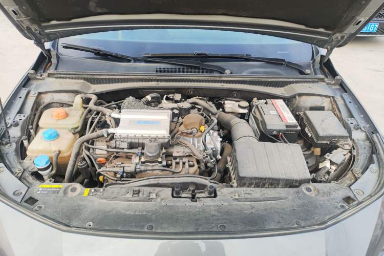 Used GAC Trumpchi EMPOW 2021 270T DCT J15 Version Engine Bay
