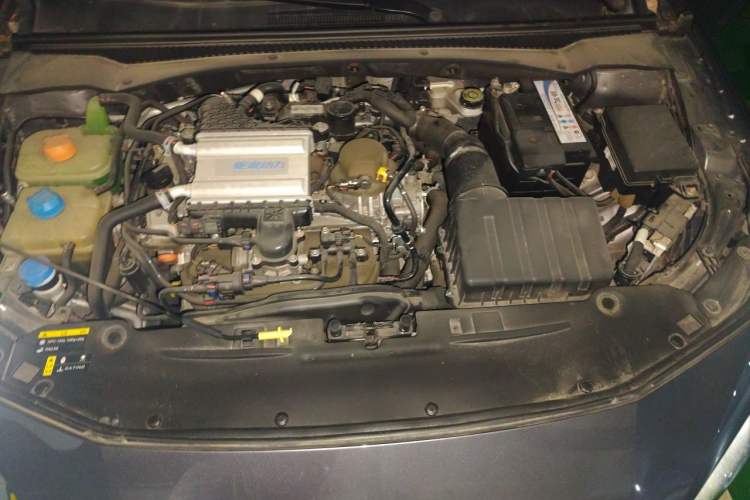 Used GAC Trumpchi EMPOW 2021 270T DCT J15 Version Engine Bay