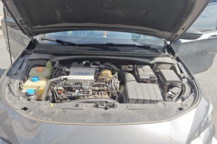 Used GAC Trumpchi EMPOW 2021 270T DCT J15 Version Engine Bay