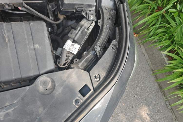 Used GAC Trumpchi EMPOW 2021 270T DCT J15 Version Engine Bay Left
