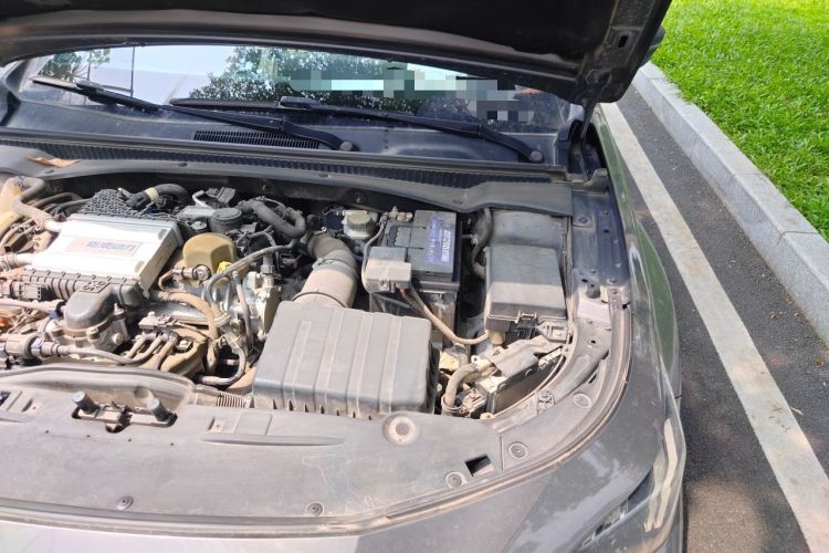 Used GAC Trumpchi EMPOW 2021 270T DCT J15 Version Engine Bay Left