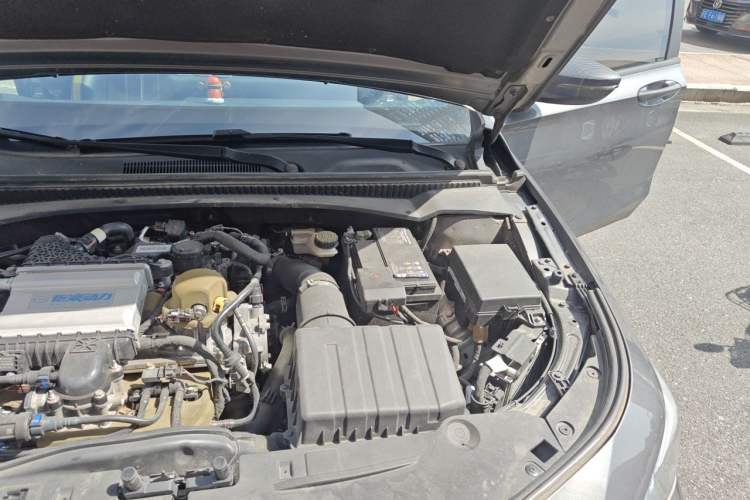 Used GAC Trumpchi EMPOW 2021 270T DCT J15 Version Engine Bay Left