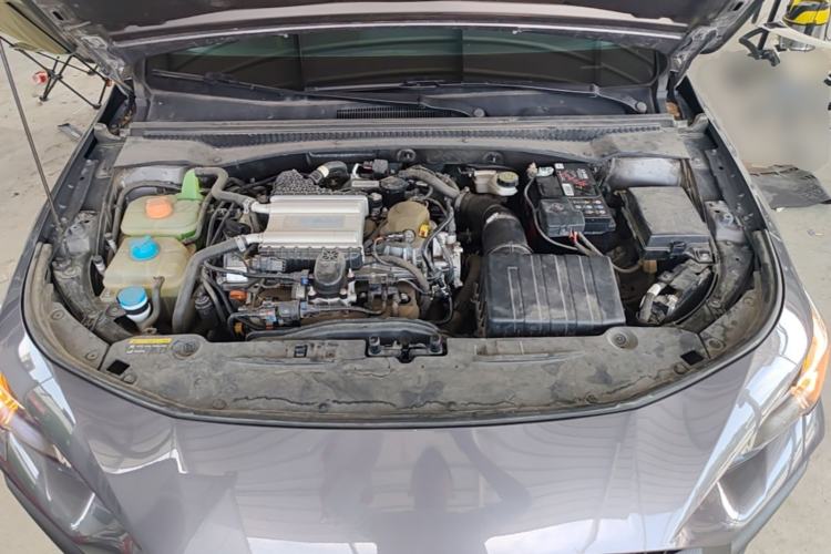 Used GAC Trumpchi EMPOW 2021 270T DCT J15 Version Engine Bay