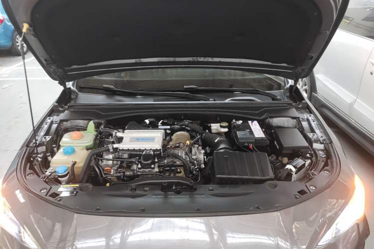 Used GAC Trumpchi EMPOW 2021 270T DCT J15 Version Engine Bay