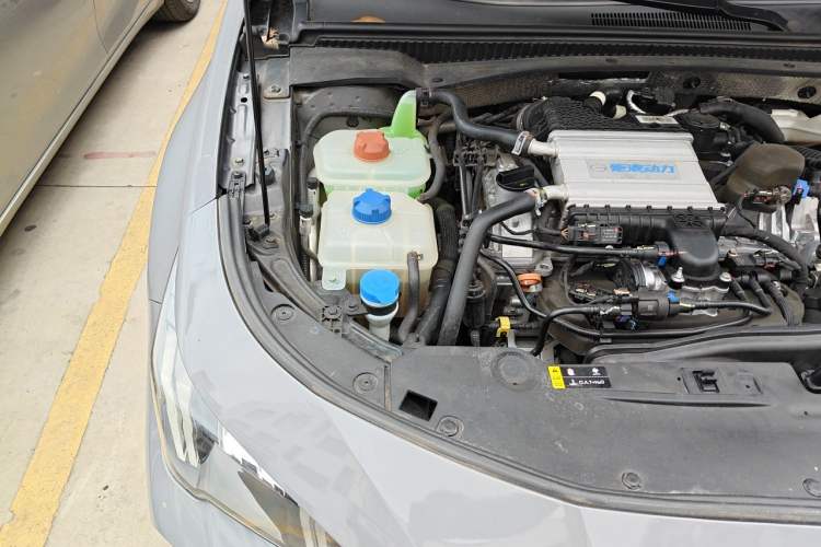 Used GAC Trumpchi EMPOW 2021 270T DCT J15 Version Engine Bay Right