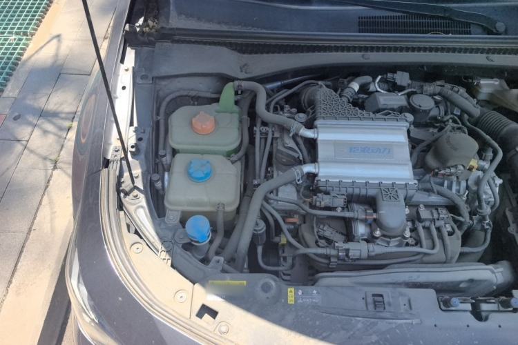 Used GAC Trumpchi EMPOW 2021 270T DCT J15 Version Engine Bay Right