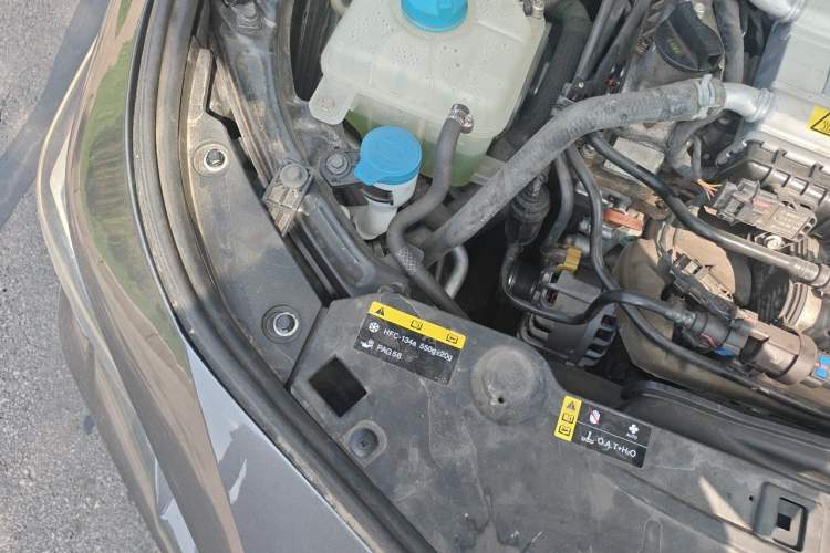 Used GAC Trumpchi EMPOW 2021 270T DCT J15 Version Engine Bay Right