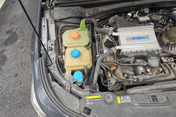 Used GAC Trumpchi EMPOW 2021 270T DCT J15 Version Engine Bay Right