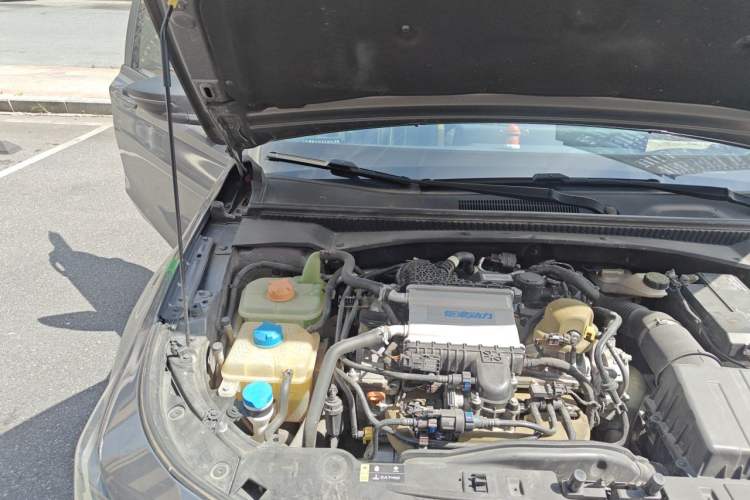 Used GAC Trumpchi EMPOW 2021 270T DCT J15 Version Engine Bay Right