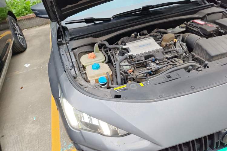 Used GAC Trumpchi EMPOW 2021 270T DCT J16 Version Engine Bay Right