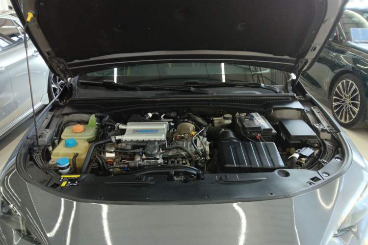 Used GAC Trumpchi EMPOW 2021 270T DCT J16 Version Engine Bay