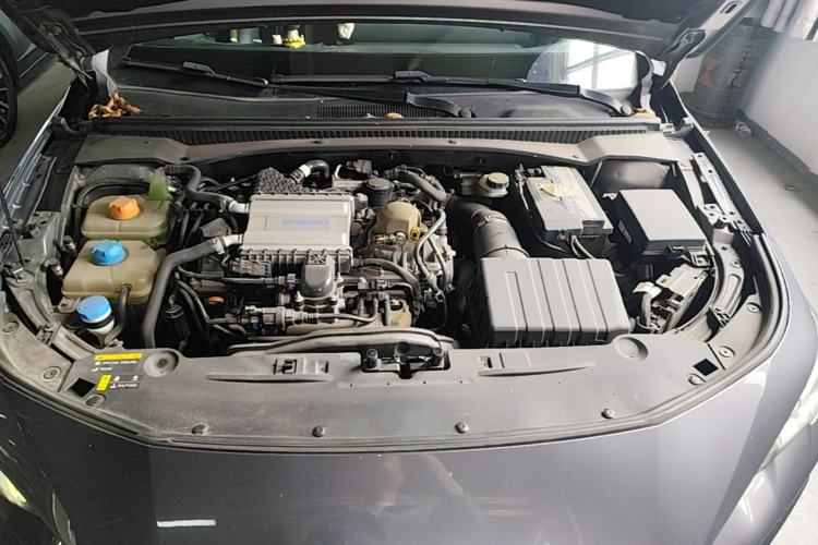 Used GAC Trumpchi EMPOW 2021 270T DCT J15 Version Engine Bay