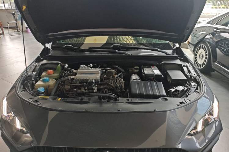 Used GAC Trumpchi EMPOW 2021 270T DCT J15 Version Engine Bay