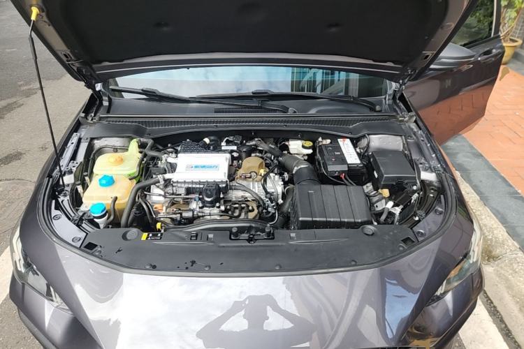 Used GAC Trumpchi EMPOW 2021 270T DCT J16 Version Engine Bay