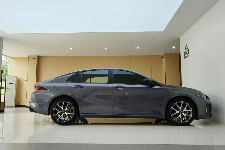 Used GAC Trumpchi EMPOW 2021 270T DCT J16 Version Exterior 2