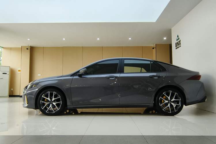 Used GAC Trumpchi EMPOW 2021 270T DCT J16 Version Exterior 3