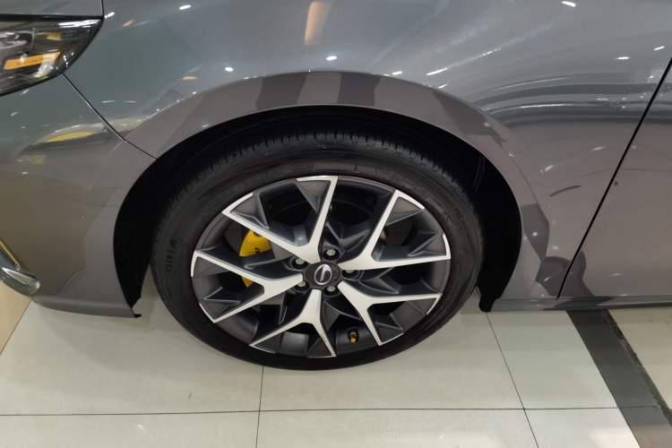 Used GAC Trumpchi EMPOW 2021 270T DCT J15 Version Exterior 4