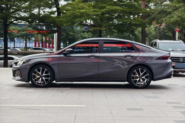 Used GAC Trumpchi EMPOW 2021 270T DCT J16 Version Exterior 9