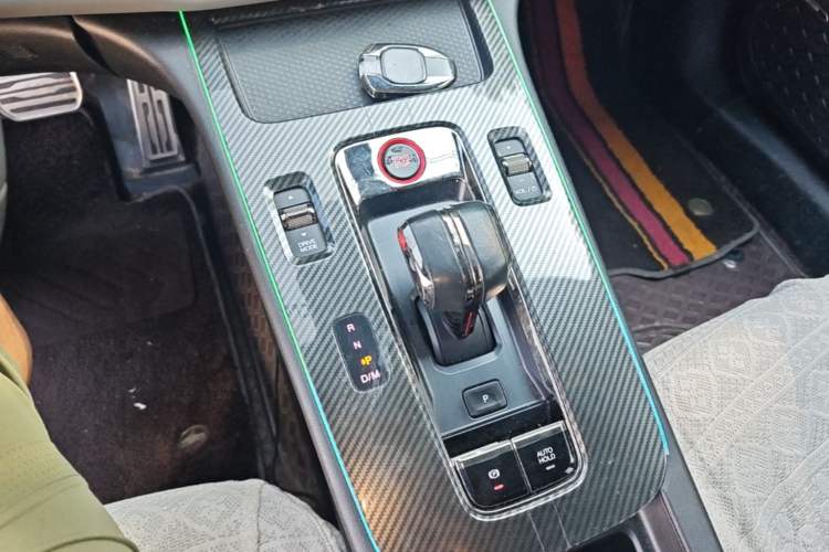 Used GAC Trumpchi EMPOW 2021 270T DCT J15 Version Gear Lever
