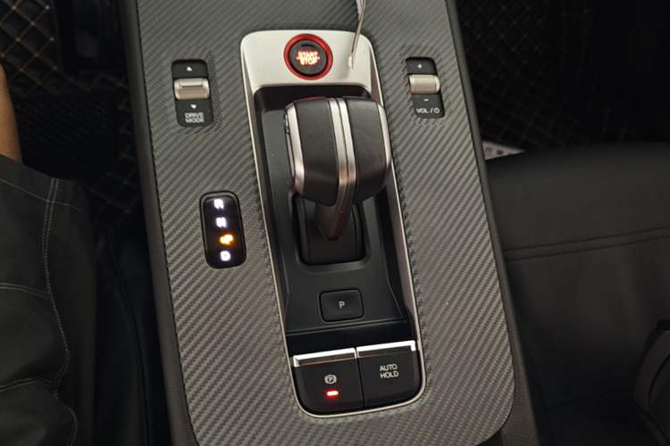 Used GAC Trumpchi EMPOW 2021 270T DCT J10 Flying Man Edition Gear Lever