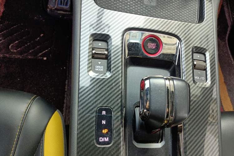 Used GAC Trumpchi EMPOW 2021 270T DCT J16 Version Gear Lever