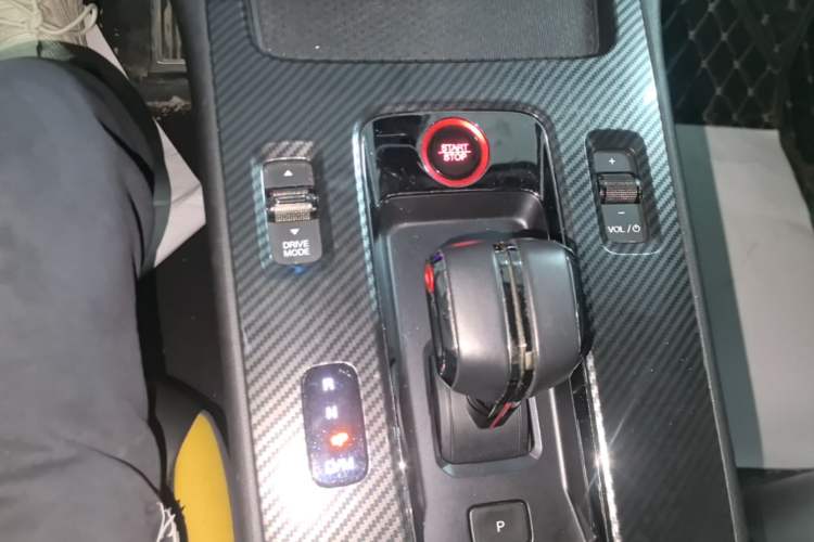 Used GAC Trumpchi EMPOW 2021 270T DCT J15 Version Gear Lever
