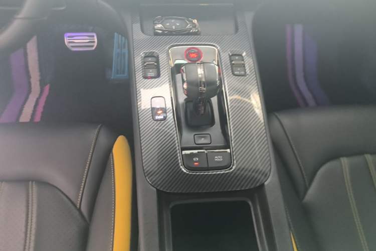 Used GAC Trumpchi EMPOW 2021 270T DCT J15 Version Gear Lever