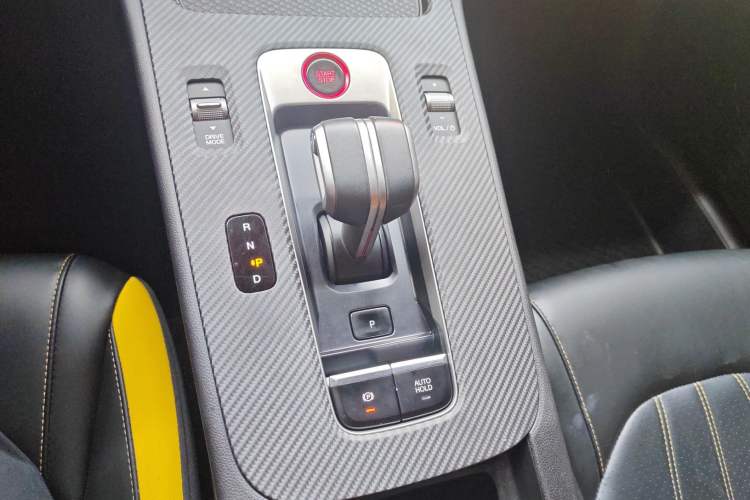 Used GAC Trumpchi EMPOW 2021 270T DCT J11 Version Gear Lever