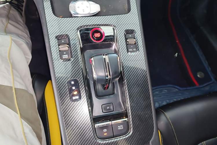 Used GAC Trumpchi EMPOW 2021 270T DCT J15 Version Gear Lever