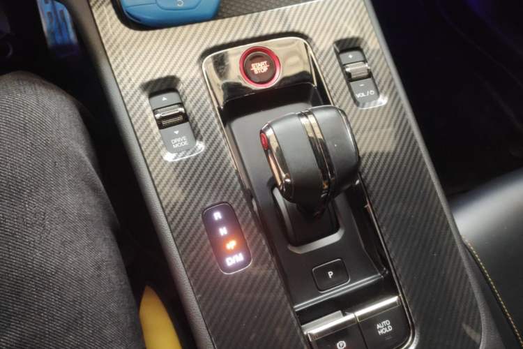 Used GAC Trumpchi EMPOW 2021 270T DCT J15 Version Gear Lever