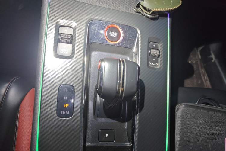 Used GAC Trumpchi EMPOW 2021 270T DCT J15 Version Gear Lever