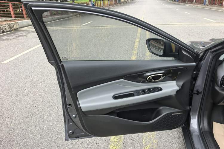 Used GAC Trumpchi EMPOW 2021 270T DCT J15 Version Interior 5