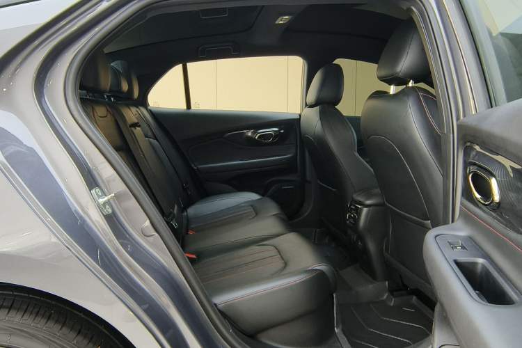Used GAC Trumpchi EMPOW 2021 270T DCT J16 Version Interior 8