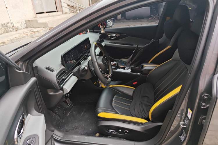 Used GAC Trumpchi EMPOW 2021 270T DCT J16 Version Left Front Seat