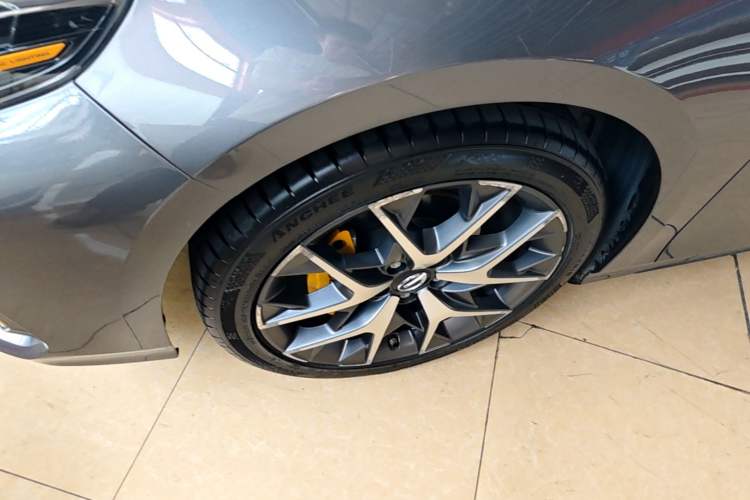 Used GAC Trumpchi EMPOW 2021 270T DCT J16 Version Left Front Wheel Hub