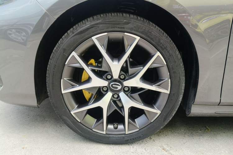 Used GAC Trumpchi EMPOW 2021 270T DCT J15 Version Left Front Wheel Hub