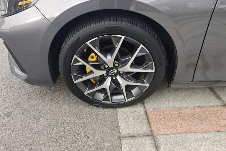 Used GAC Trumpchi EMPOW 2021 270T DCT J15 Version Left Front Wheel Hub