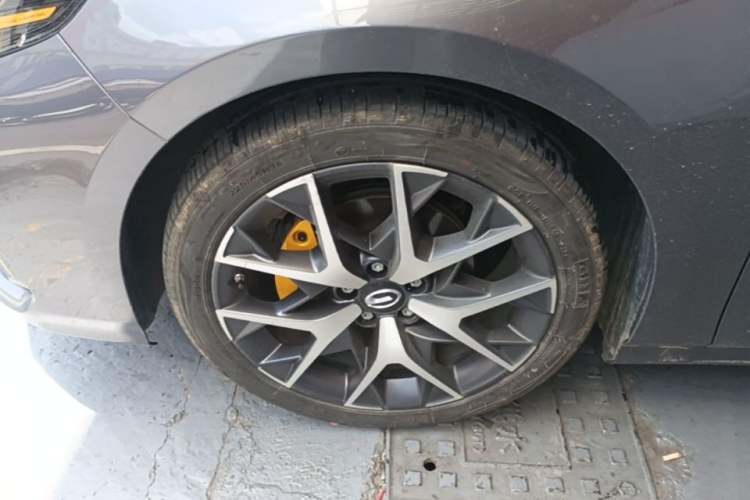 Used GAC Trumpchi EMPOW 2021 270T DCT J16 Version Left Front Wheel Hub