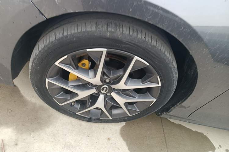 Used GAC Trumpchi EMPOW 2021 270T DCT J15 Version Left Front Wheel Hub